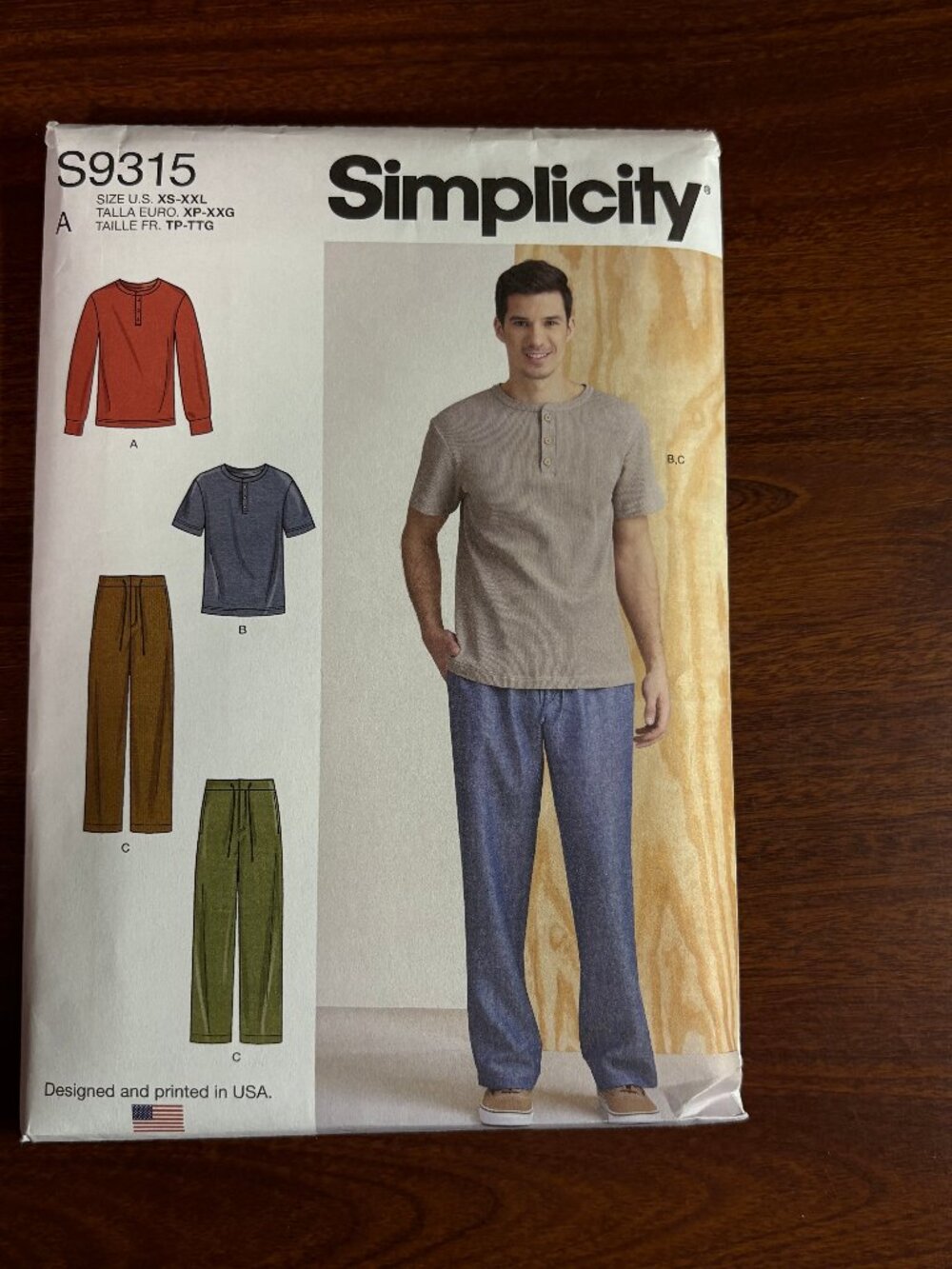 Simplicity Pattern S9315 A for Men's Knit Tops and Pants
